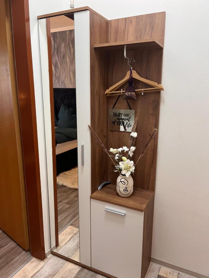 Elena Nicoleta Caltun Apartment *