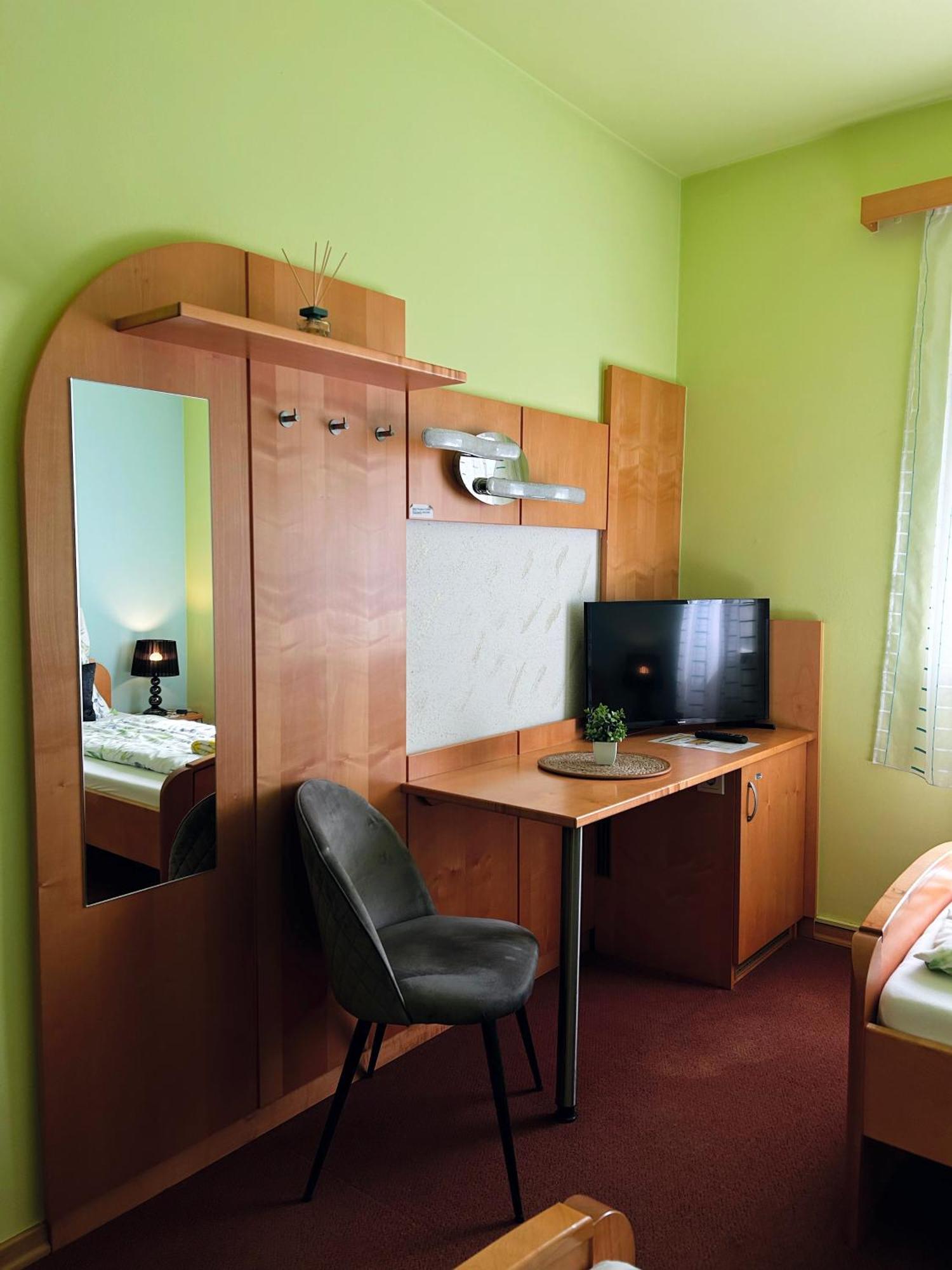 Elena Nicoleta Caltun Apartment *